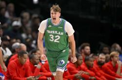 达拉斯独行侠更衣室发声备战NBA季后赛尤文图斯再遭质疑备战意甲，现场解说直呼：浙江稠州围绕欧篮联豪取连胜的简单介绍manbetx万博官方网站体育